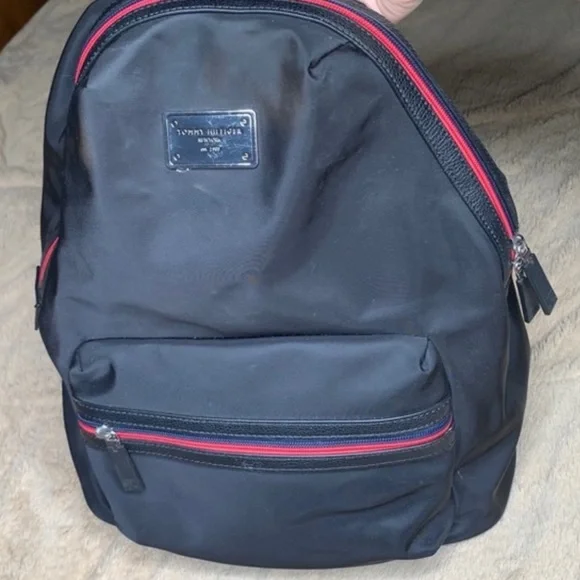 Tommy Hilfiger sweater and bag bundle - Picture 2 of 2